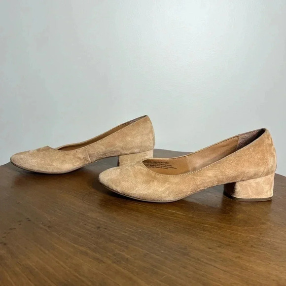 Caslon women’s nude suede round toe heels size 9.5 - Picture 1 of 11